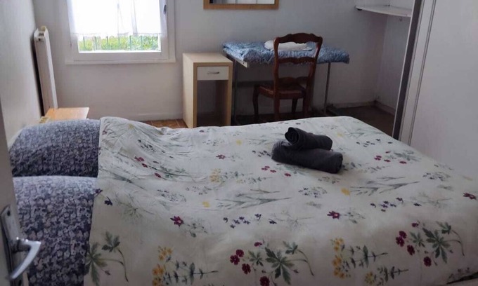 Saint-Quentin-en-Yvelines House | Semi-detached townhouse, 3 bedrooms, 104m2, municipal pool 3 minutes away