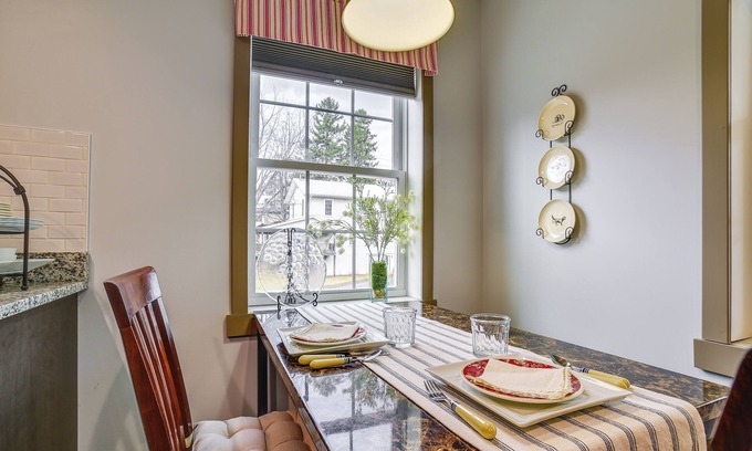 Valois Apartment | Seneca Lake Wine Trail Studio w/Balcony & Views!
