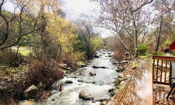 Three Rivers House | Sequoia River Dance ~Close to Park & on the River!