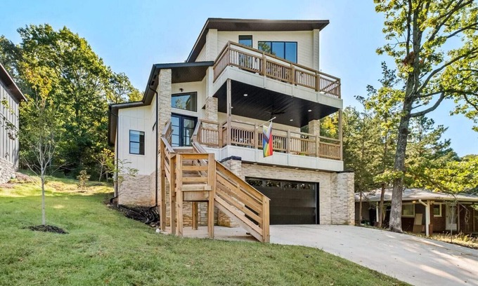 Fayetteville House | Sequoyah Heights Summ