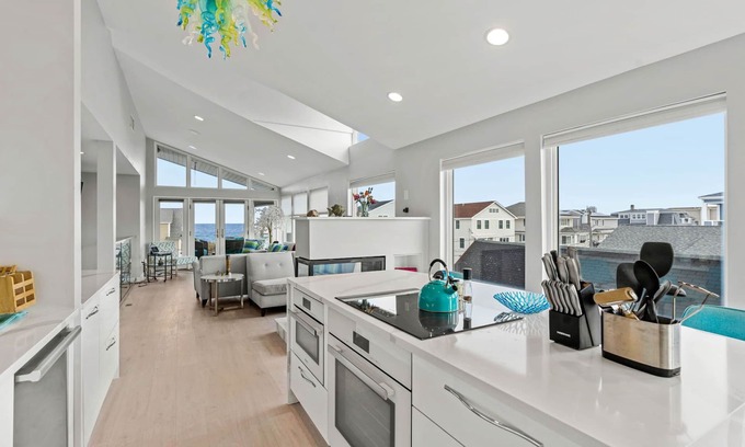 Salisbury Apartment | Serendipity Beach Retreat | Penthouse | Ocean View