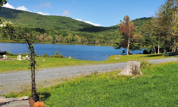 Windham House | Serendipity Lake House on Lake Heloise. Beautiful private 4000 sq ft lodge