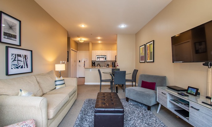 Belltown Condo | Serene 1 Bedroom Condo in the Heart of Seattle!