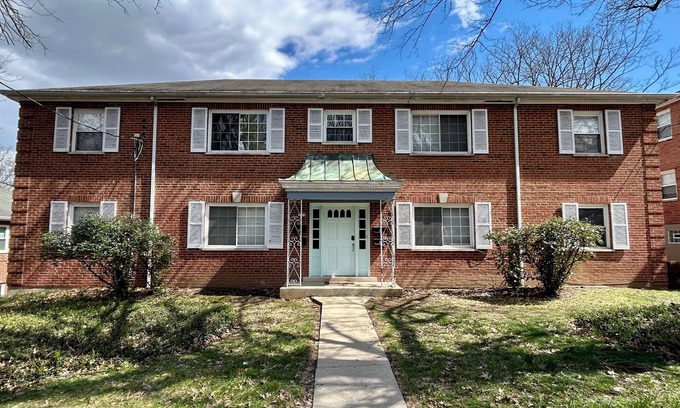 Westwood Apartment | Serene 2-bedroom apartment with AC in charming Cincinnati