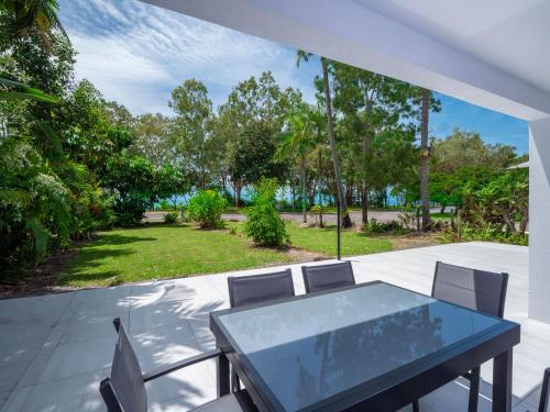 Clifton Beach House | Serene 2BR Beachfront Getaway on the Esplanade