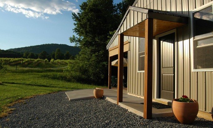 Thaxton Cabin | Serene Country Cabin On A 150 Acre Farm/Vineyard