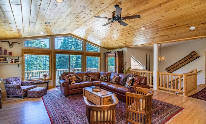 Tahoe City House | Serene & Elegant; Sleeps 12, Private & Quiet; Private Homeowners Beach Club