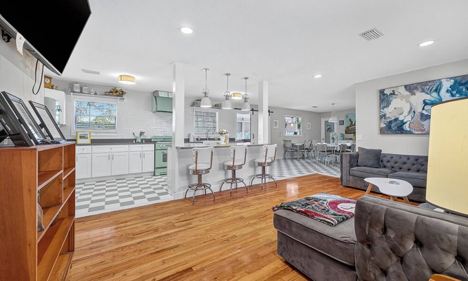 Milton House | Serene Lake house in Milton Florida