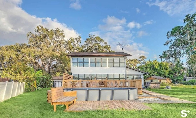Kissimmee House | Serene Lakefront Escape | Private Pool, Deck & BBQ
