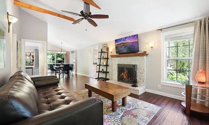 Barnardsville Other | Serene Mountain Getaway w/Hot Tub,Pool:25 min to Asheville