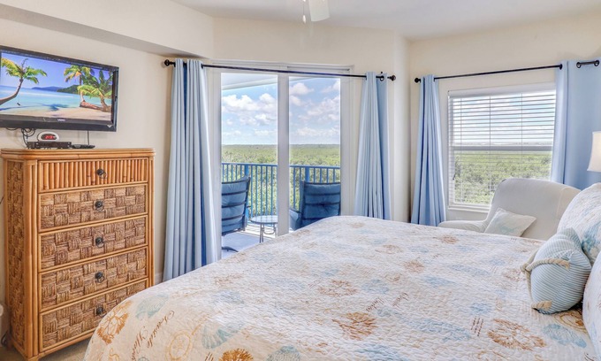 New Smyrna Beach Condo | Serene Poolside Retreat - Pet-Friendly 2BR at Oceanwalk