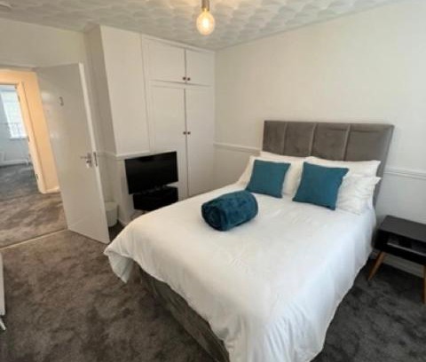 Southampton House | Serene Property Next to Southampton General Hospital