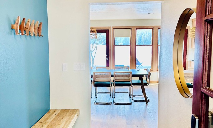 Newport Cabin | Serene Sacheen - Fully Updated Lake House with Private Dock