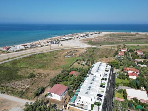 Nea Iraklia Villa | serene villas halkidiki - Cfront private pool