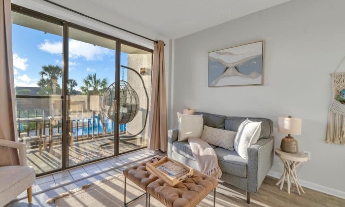Fort Walton Beach House | Serene Waterfront Studio Fort Walton Beach Condo