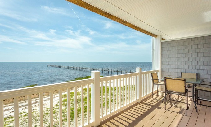 Carrabelle Condo | Serenity awaits you 2BR/2BA condo on the bay