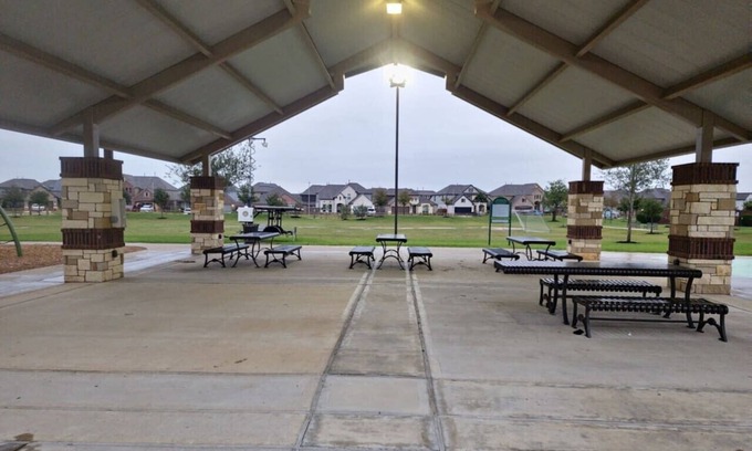 Barker House | Serenity in Suburbia - Katy Tx