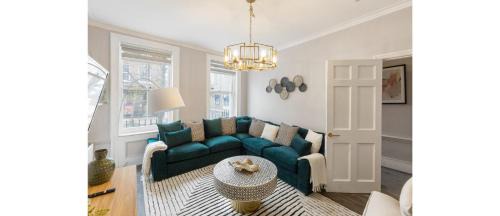 Whitechapel Apartment | Serenity in the City: Best 5BR Home in Whitechapel
