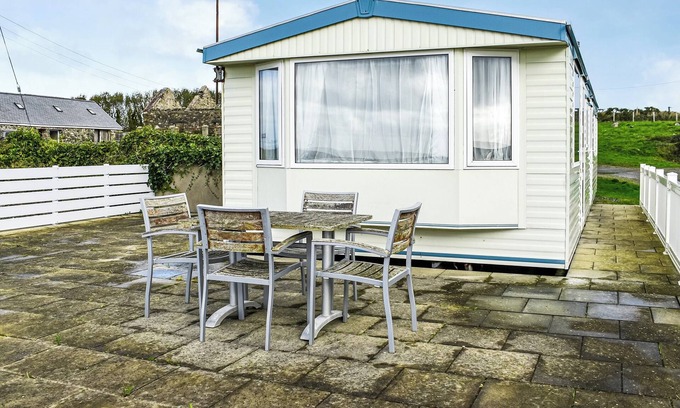 Garn Fadryn Cottage | Set in a lovely, private position surrounded by countryside.