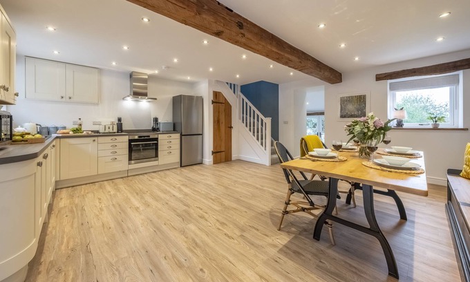 Taddington Cottage | Set within the Peak District countryside, The Old Hen Shed offers a beautiful home away from home