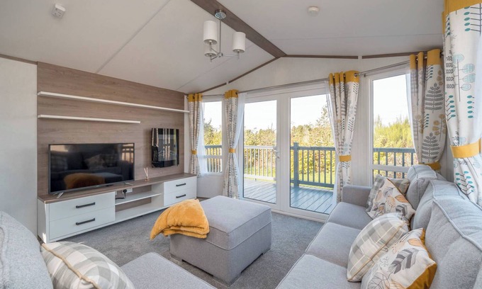Prestonpans House | Seton Sands Kings Barnes | 3BR| Parking | Wi-Fi