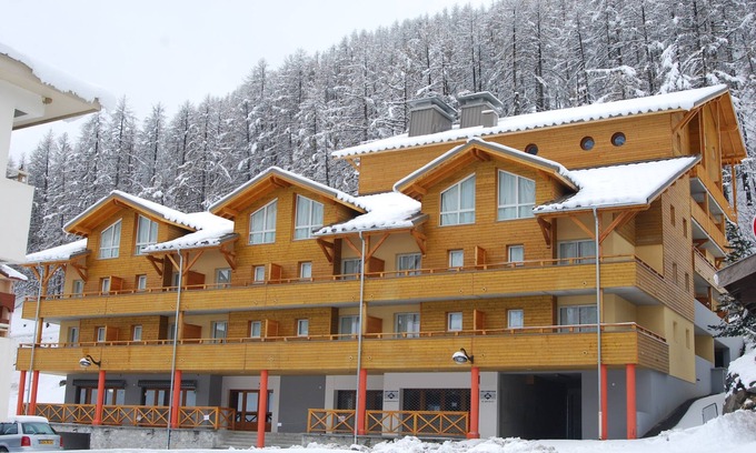 Allos Condo | seulement 50m de la navette casiers à skis