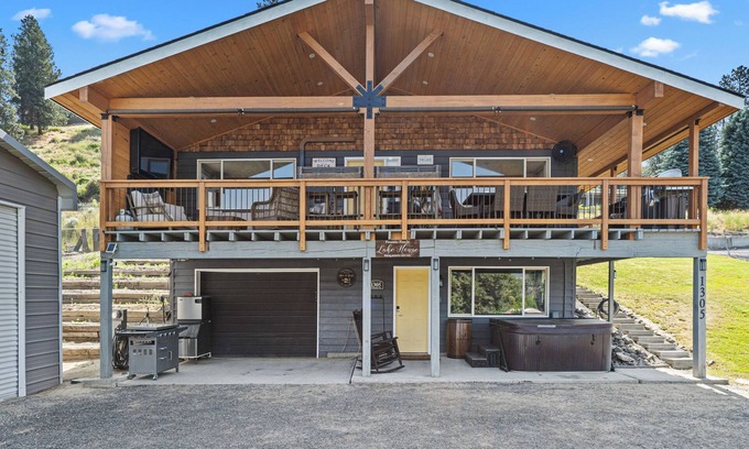 Davenport House | Seven Bays Family Beach Getaway, come enjoy Lake Roosevelt all year round!