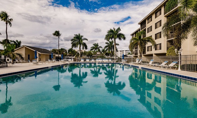 South Island Condo | Seven Miles of Heaven ≈ Spotlessly Clean Renovated Heated Pool Across From Beach