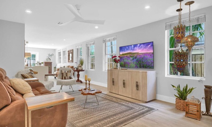 Coconut Grove Apartment | SF Home Away From Home in Coconut Grove