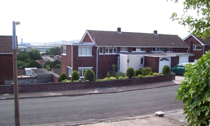 Baglan House | Sha's Pad, BOOKING BY ROOM, ROOM 3, SINGLE - shared shower room with 1 other