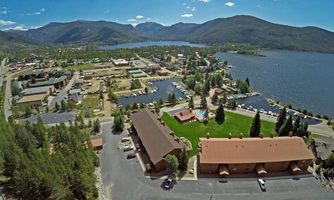 Grand Lake Condo | Shadow Mountain Yacht Club #2 2 Bedroom Condo by Redawning