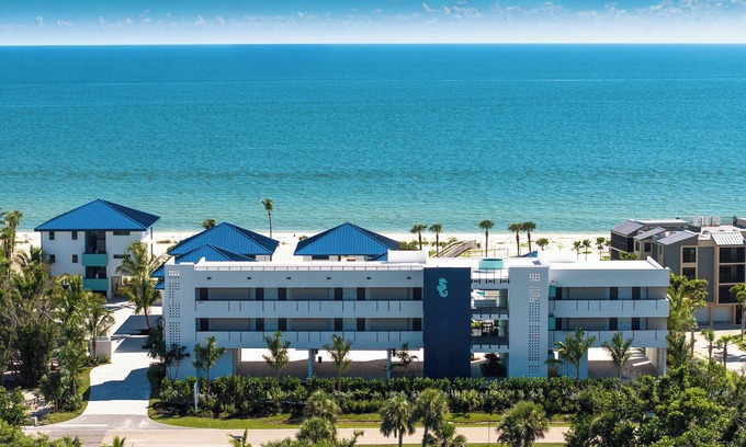 Sanibel Hotel | Shalimar Beach Resort