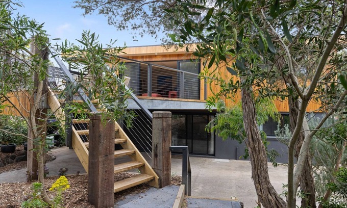 Inverloch House | Shangri La - Wifi Included