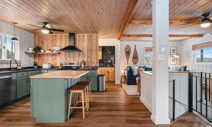 Bellaire Cabin | Shanty Creek, Torch Lake, Pool & Hot Tub Access, and Firepit