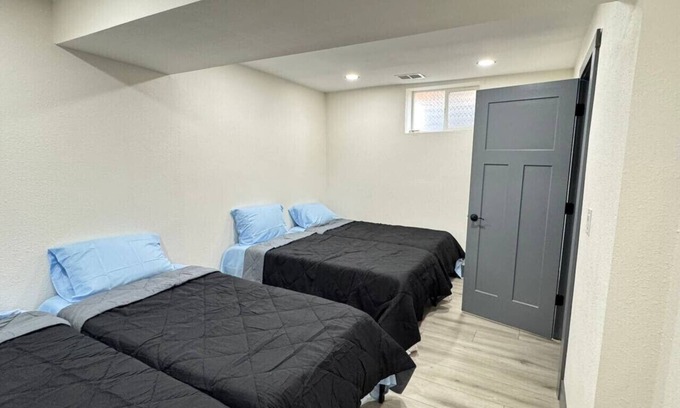 Barnum West Cabin | Shared Room near Downtown Denver & Lake (Room 4)