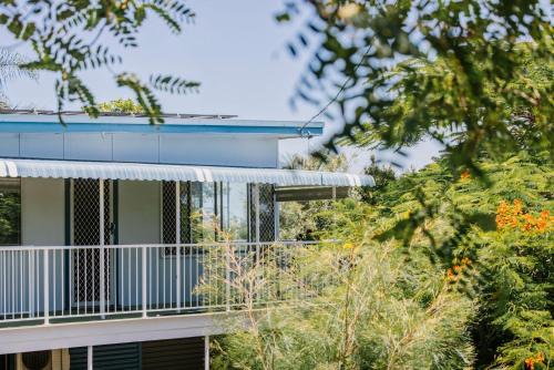 Yamba House | Sharon - Pet Friendly Beach Cottage in Town