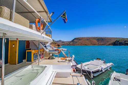 Jozini Boat Rental | Shayamanzi Houseboats