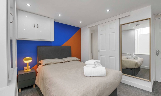 Sheffield Apartment | Sheffield 1-Bed Flat by Parks, Trails & Woodland