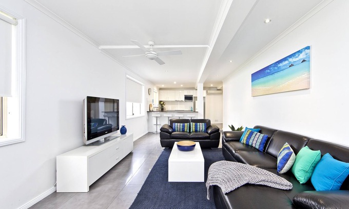North Coast Apartment | Shells on The Shore - Dolphins - 200 mtrs to Fingal Bay beach, WIFI, Air Con