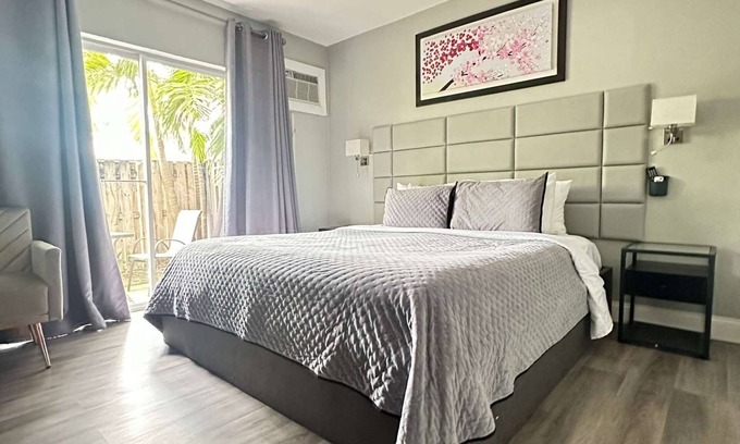 Dania Beach Apartment | Sheridan Suites Two Bedroom Suite
