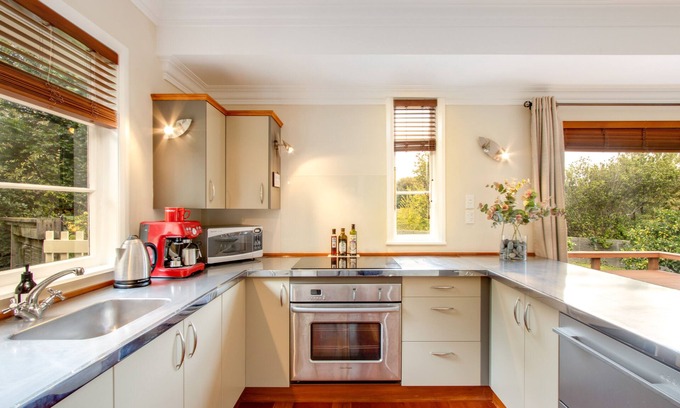 Havelock North House | Sherri's Abode - Havelock North Holiday Home