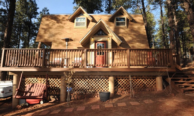 Williams Cabin | Sherwood Forest Cottage 45 mins. from Grand Canyon!