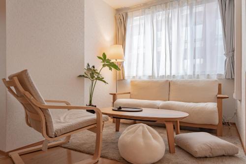 Chinatown Apartment | SHIKA HOME 横浜中華街-高級ファミリー向けワイドキングベットホームシアター駅徒歩4分 長期滞在者向け定期清掃サービス Luxury Family Room with Home Theater 2m Large Bed 4min to Station