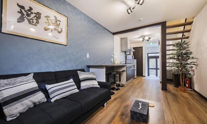 Nakazakicho House | Shiki Homes | RURI 瑠璃 (near Umeda)