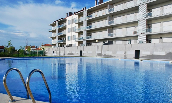 Sao Martinho do Porto Apartment | Shine - Lovely 2 bedroom apartment, only 200m from the beach and restaurants