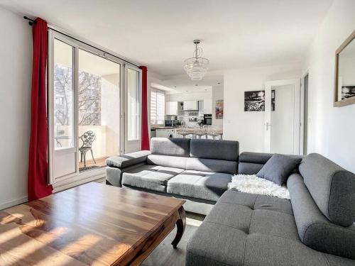 Vernay Apartment | Shining Sun Flat Lyon Caluire et parkings