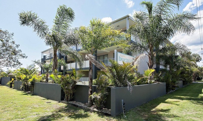 Nelson Bay Apartment | Shoal Bay Beach Apartments, 18/2 Shoal Bay Road - fantastic air conditioned unit with a pool & lift