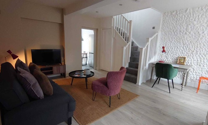 Ramsgate Cottage | Shoemakers Cottage, Ramsgate, near beach and town
