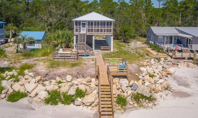 Carrabelle House | Shore to Please right on the beach!