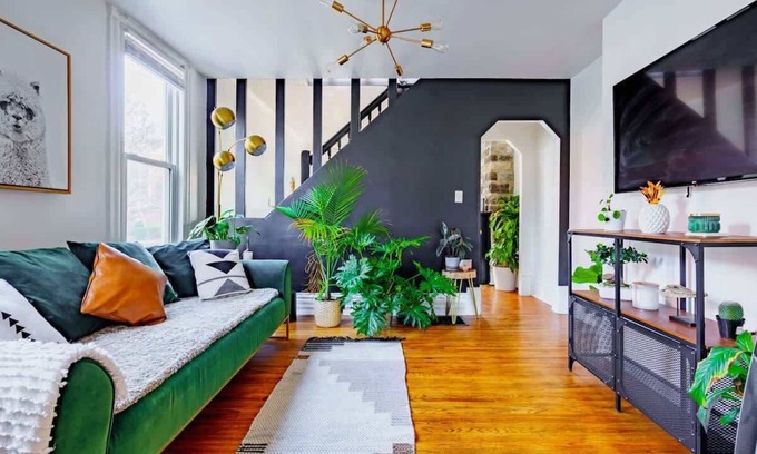 Victorian Village House | Short North - Convention - King Bed - Parking Free